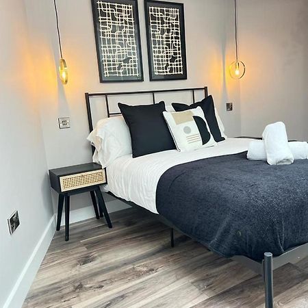 Central Belfast Modern Apartment Great Location Free Parking Bagian luar foto