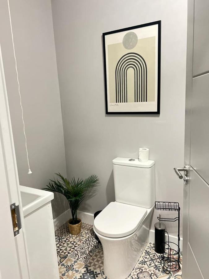 Central Belfast Modern Apartment Great Location Free Parking Bagian luar foto