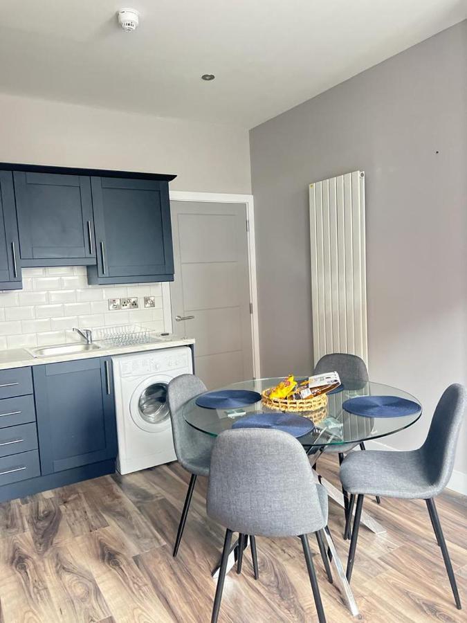 Central Belfast Modern Apartment Great Location Free Parking Bagian luar foto