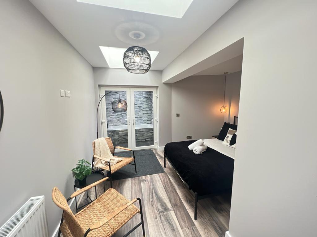 Central Belfast Modern Apartment Great Location Free Parking Bagian luar foto